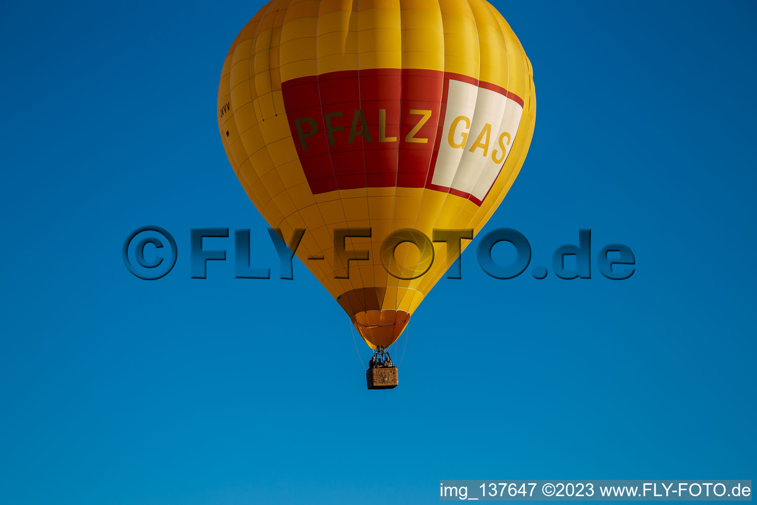 Luftbild von PfalzGas Heisluftballon in Herxheim bei Landau im Bundesland Rheinland-Pfalz, Deutschland