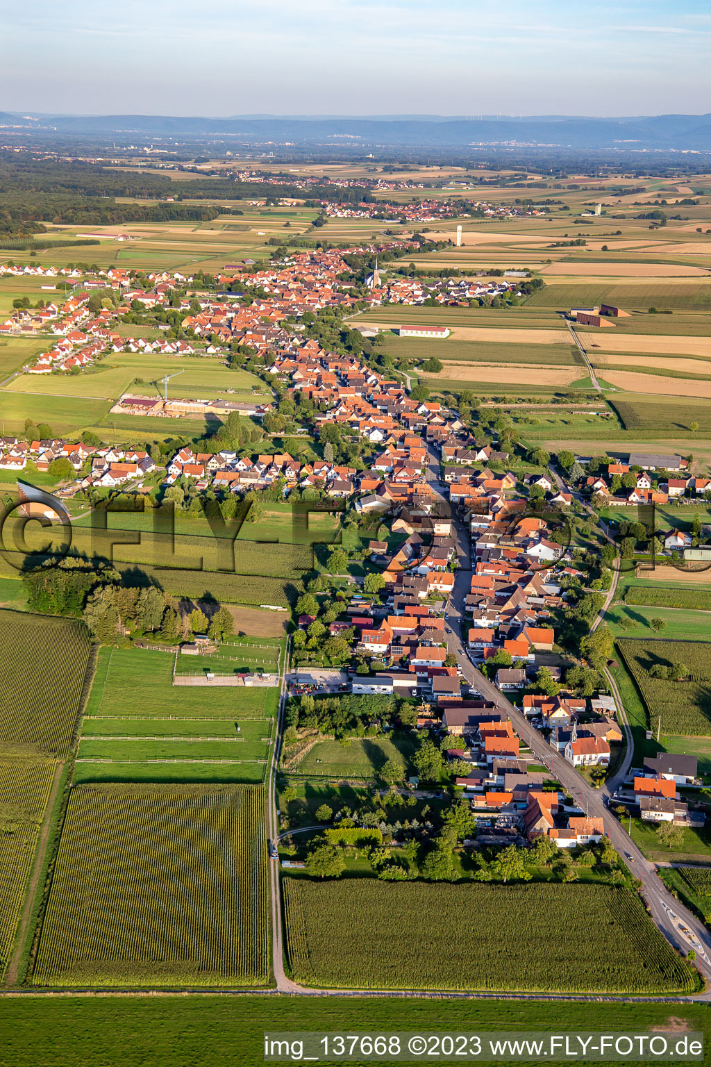 Luftbild von Von Westen in Schleithal im Bundesland Bas-Rhin, Frankreich
