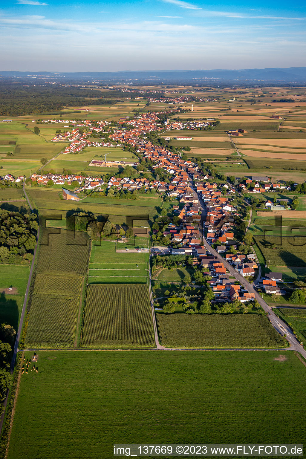 Luftaufnahme von Von Westen in Schleithal im Bundesland Bas-Rhin, Frankreich