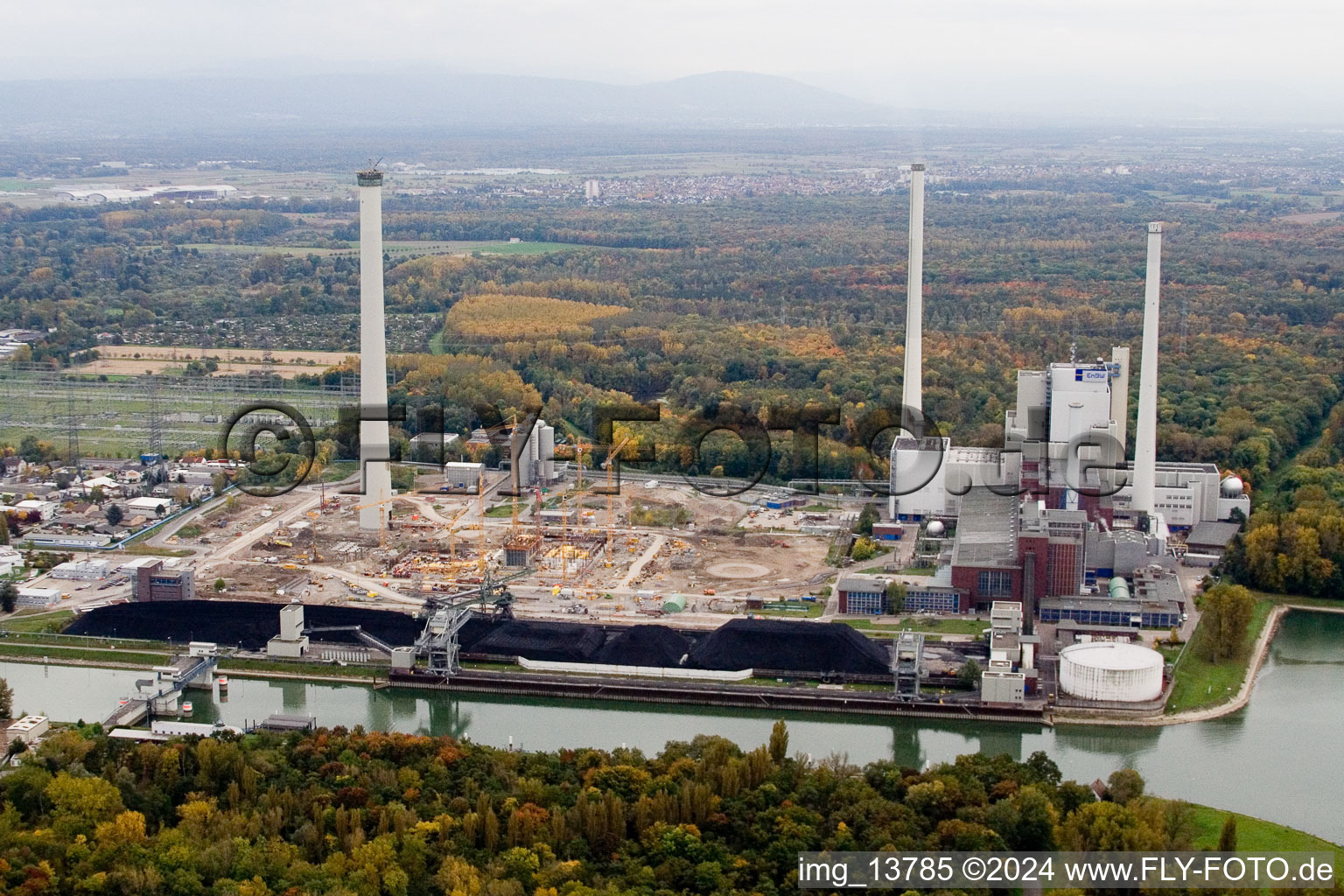 Schrägluftbild von EnBW Neubau Kohlekraftwerk am Rheinhafen in Karlsruhe im Bundesland Baden-Württemberg, Deutschland