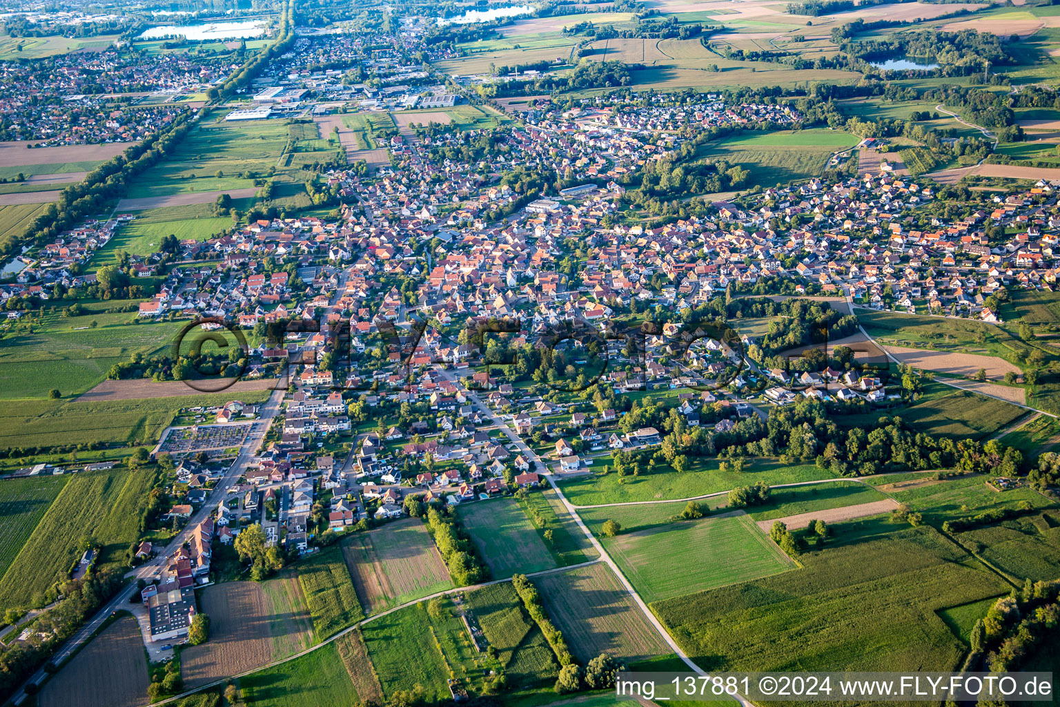 Von Süden in Plobsheim im Bundesland Bas-Rhin, Frankreich