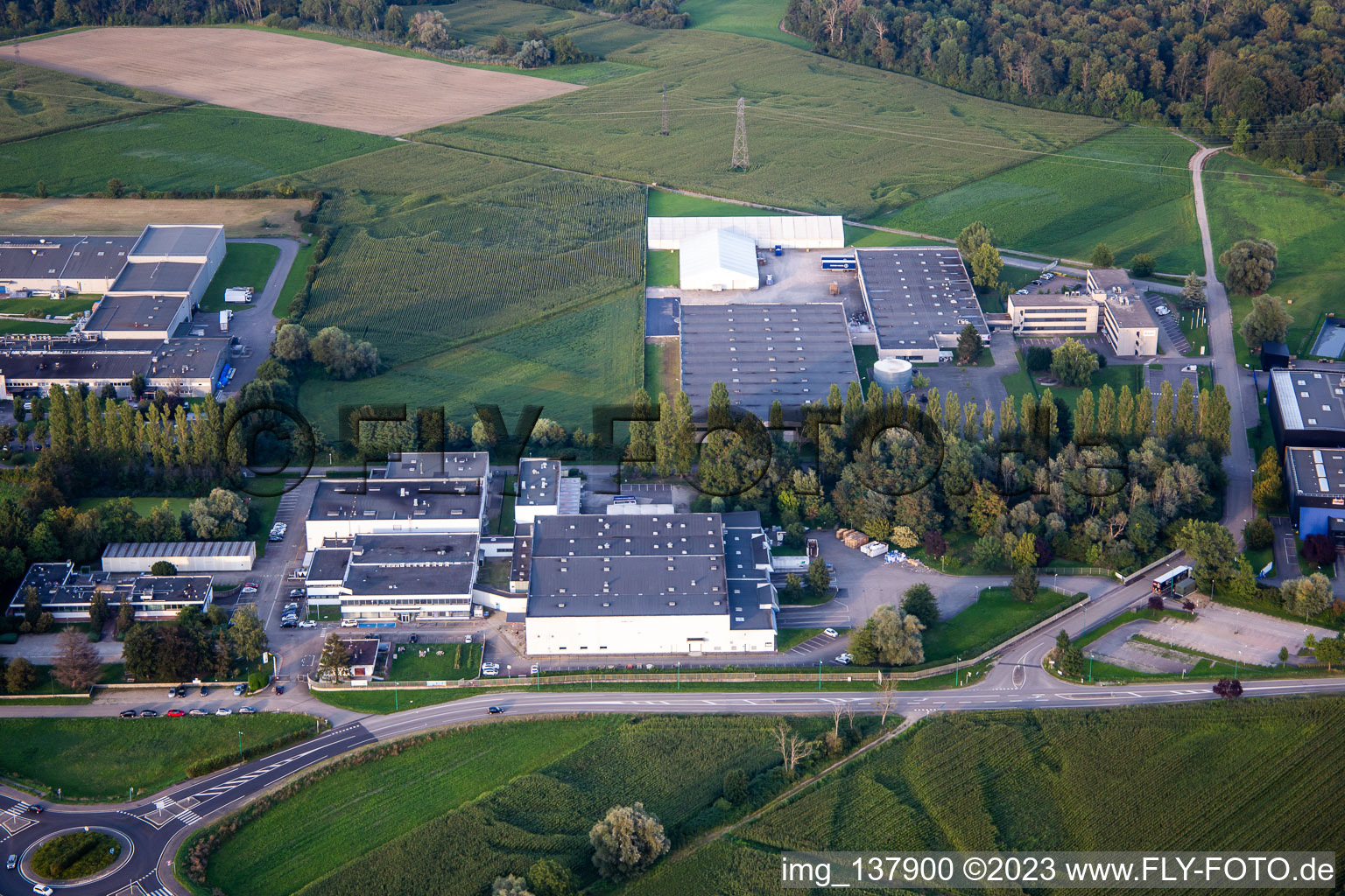Würth Industrie France und   SYNERLAB - Laboratoires BTT in Erstein im Bundesland Bas-Rhin, Frankreich