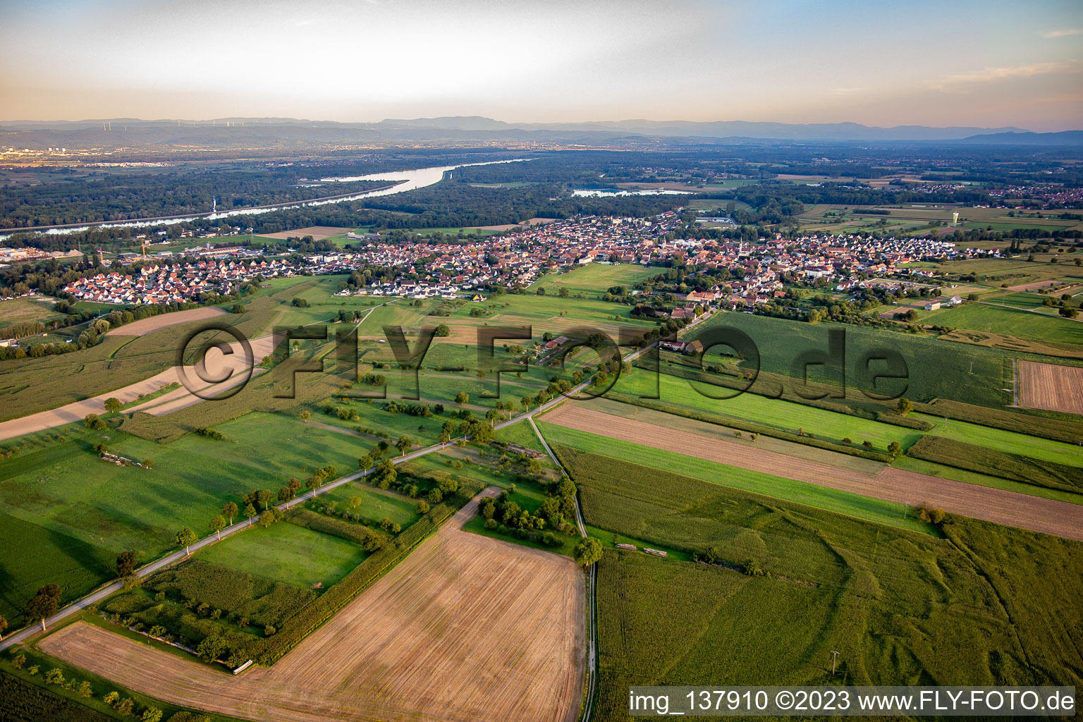 Luftaufnahme von Gerstheim im Bundesland Bas-Rhin, Frankreich