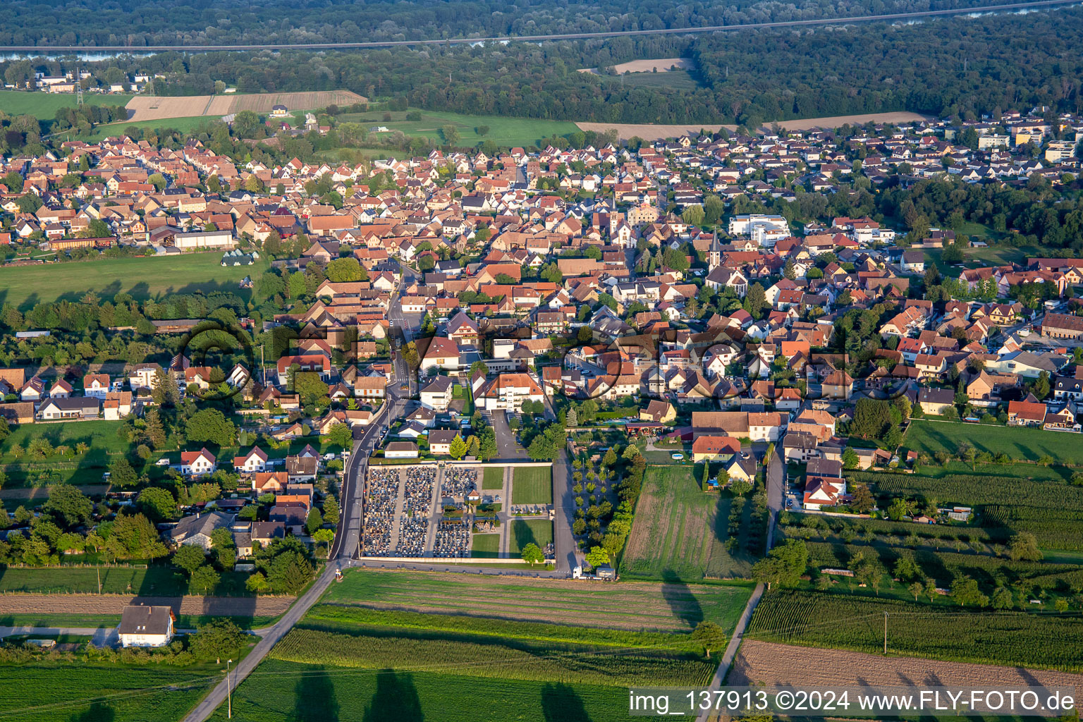 Cimetière De Gerstheim im Bundesland Bas-Rhin, Frankreich