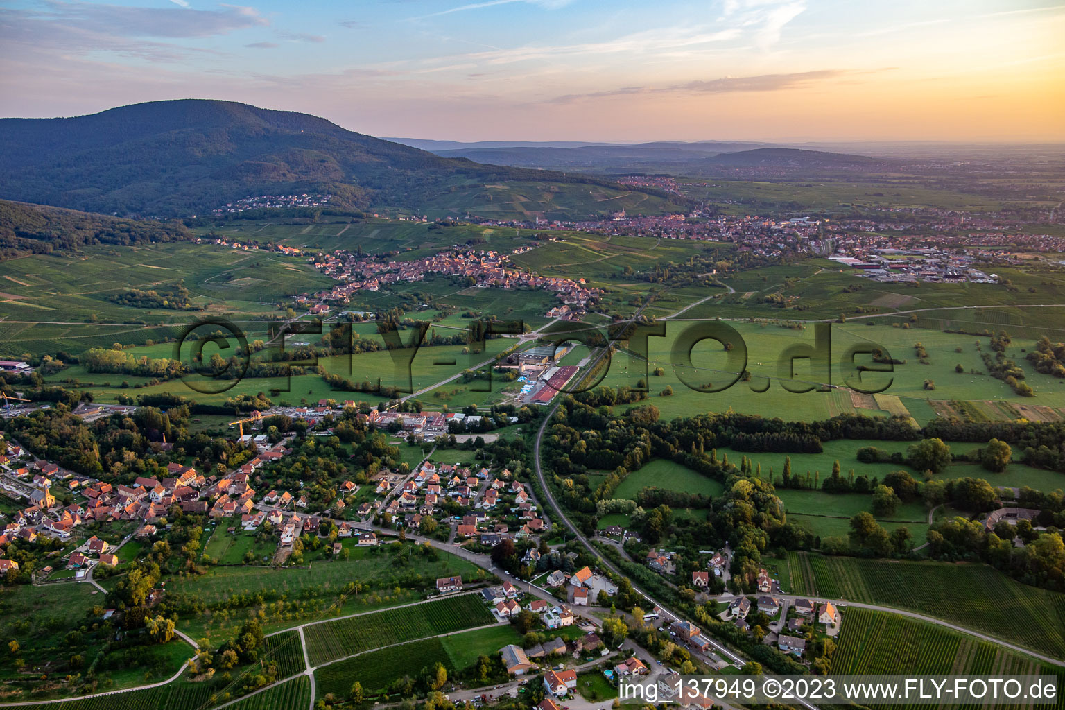 Luftbild von Eichhoffen im Bundesland Bas-Rhin, Frankreich