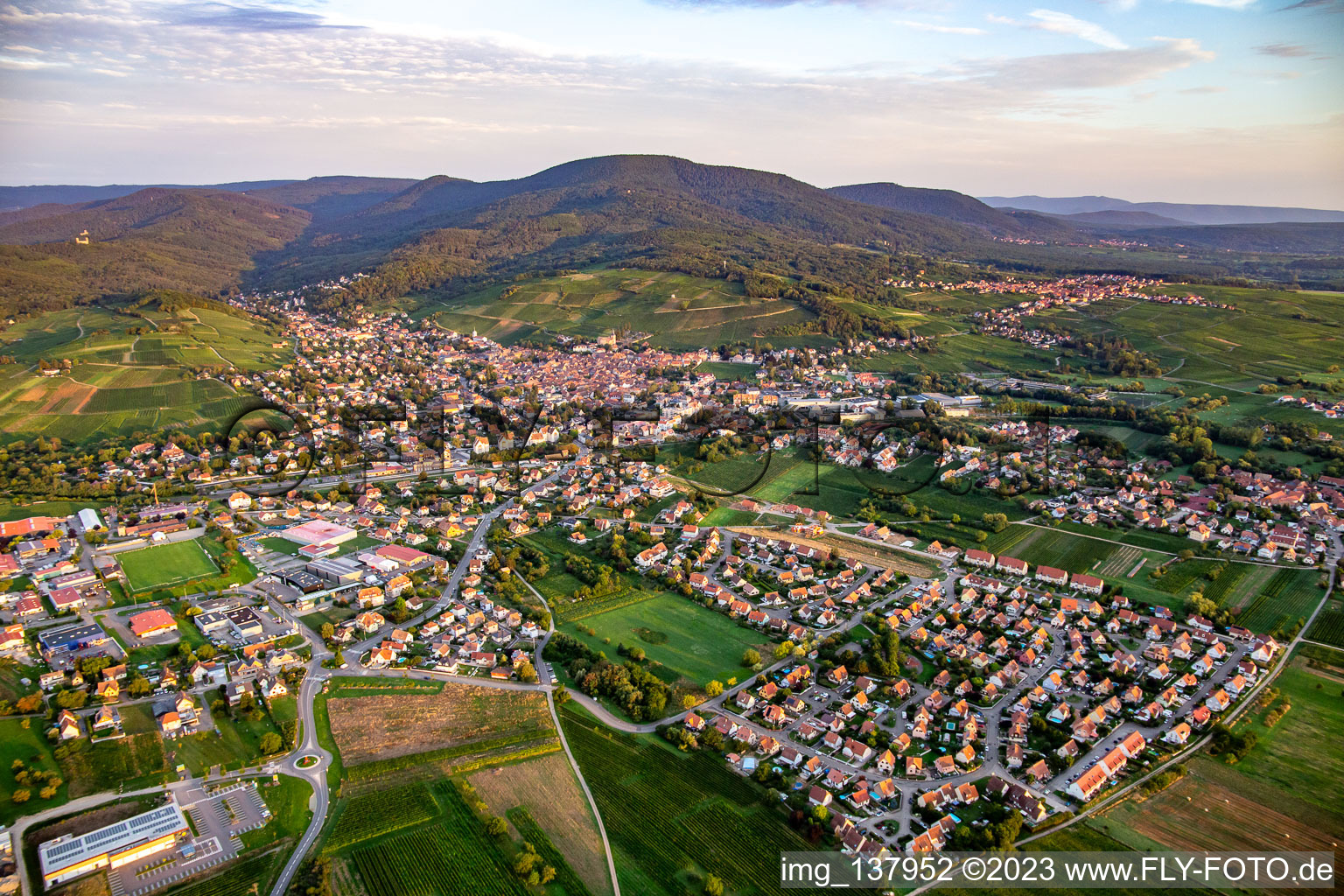 Luftbild von Barr im Bundesland Bas-Rhin, Frankreich