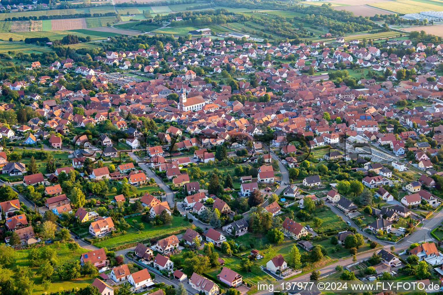 Von Südwesten in Bischoffsheim im Bundesland Bas-Rhin, Frankreich