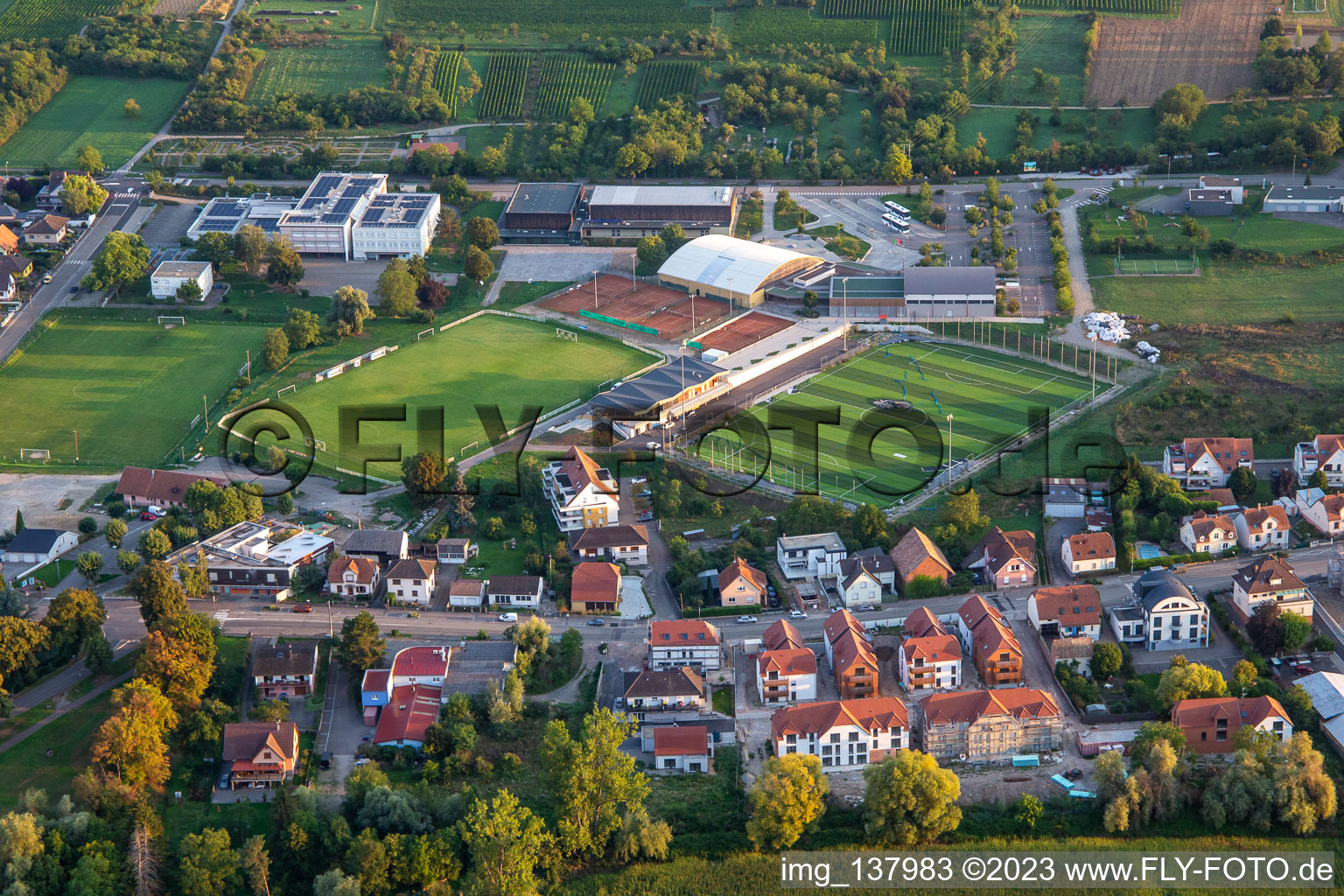 FC Rosheim im   Complexe Sportif du Neuland am Collège Herrade de Landsberg im Bundesland Bas-Rhin, Frankreich