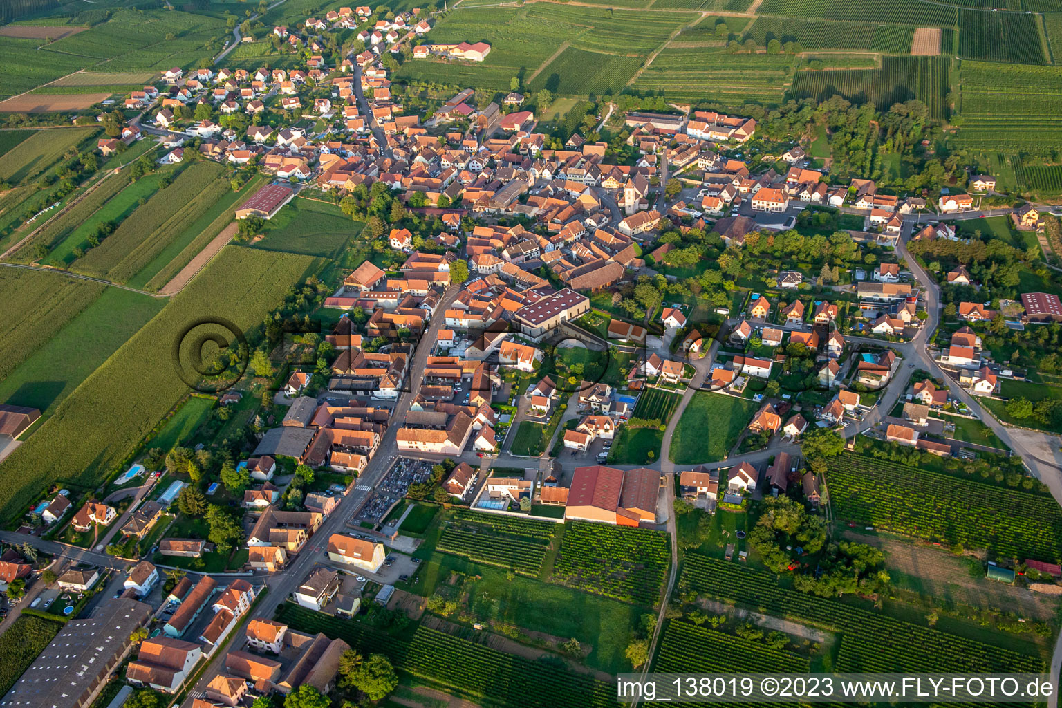 Luftaufnahme von Dahlenheim im Bundesland Bas-Rhin, Frankreich