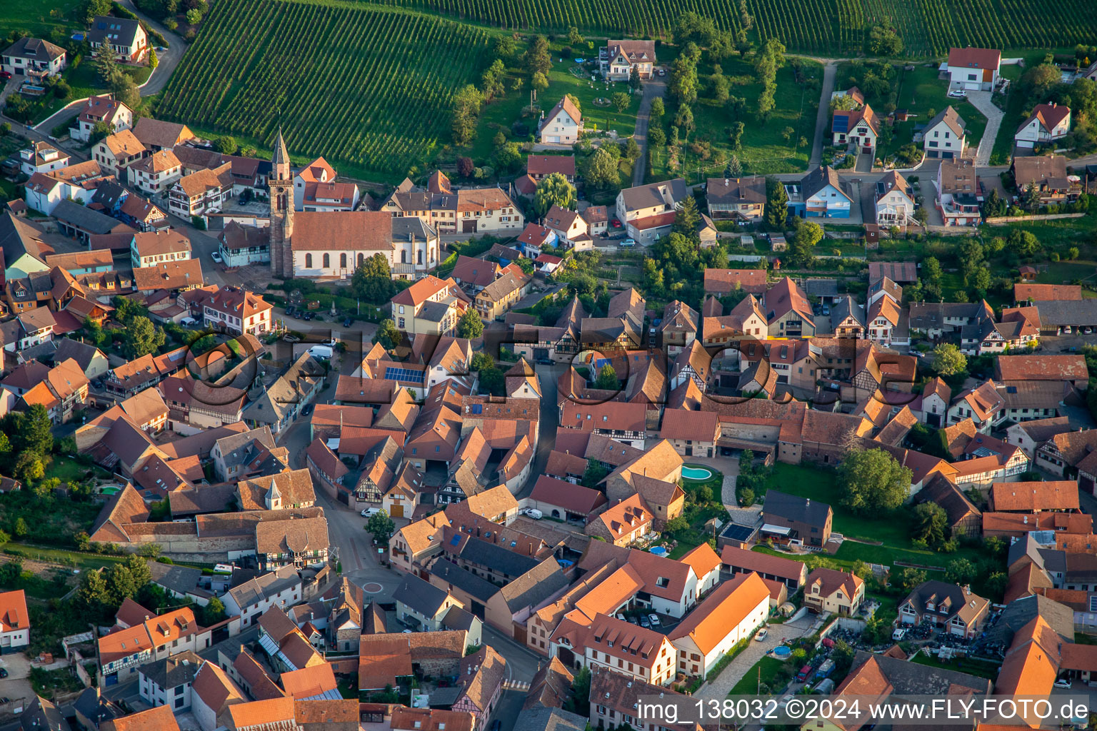 Luftbild von Nordheim im Bundesland Bas-Rhin, Frankreich