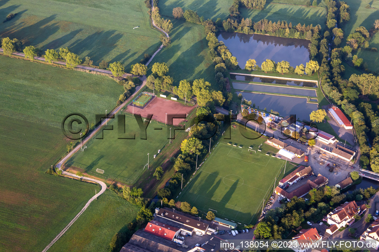 Stade De Football und   AAPMA Hochfelden (Angelverein) im Bundesland Bas-Rhin, Frankreich