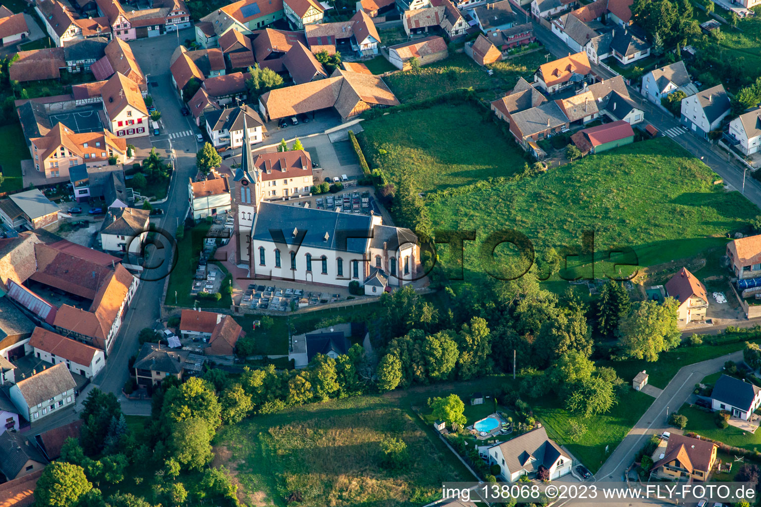 Luftaufnahme von Uhlwiller im Bundesland Bas-Rhin, Frankreich