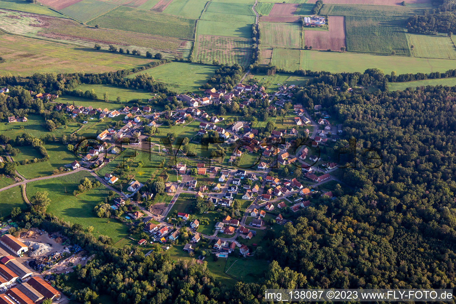 Biblisheim im Bundesland Bas-Rhin, Frankreich von oben gesehen