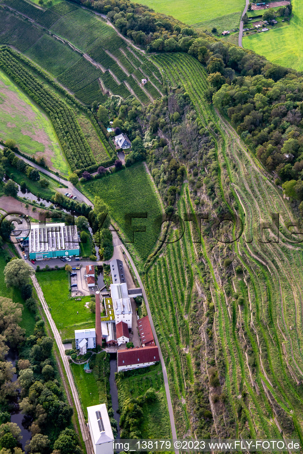 Luftaufnahme von CJD Wolfstein, Aussenstelle Niedermühle und  Weingut Klostermühle Odernheim KG in Odernheim am Glan im Bundesland Rheinland-Pfalz, Deutschland