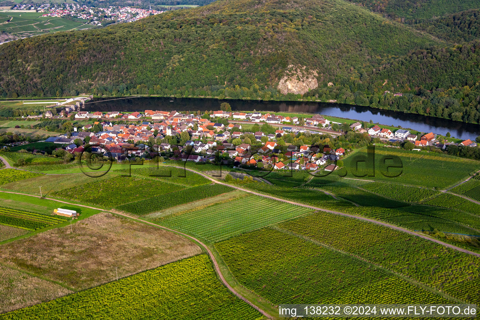 Luftbild von Niederhausen von Westen im Bundesland Rheinland-Pfalz, Deutschland