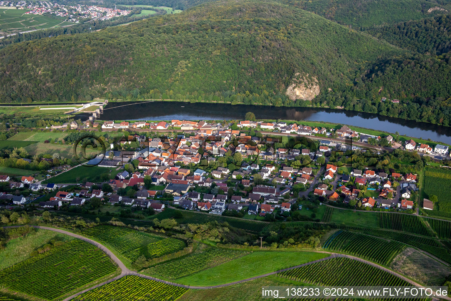 Luftaufnahme von Niederhausen von Westen im Bundesland Rheinland-Pfalz, Deutschland