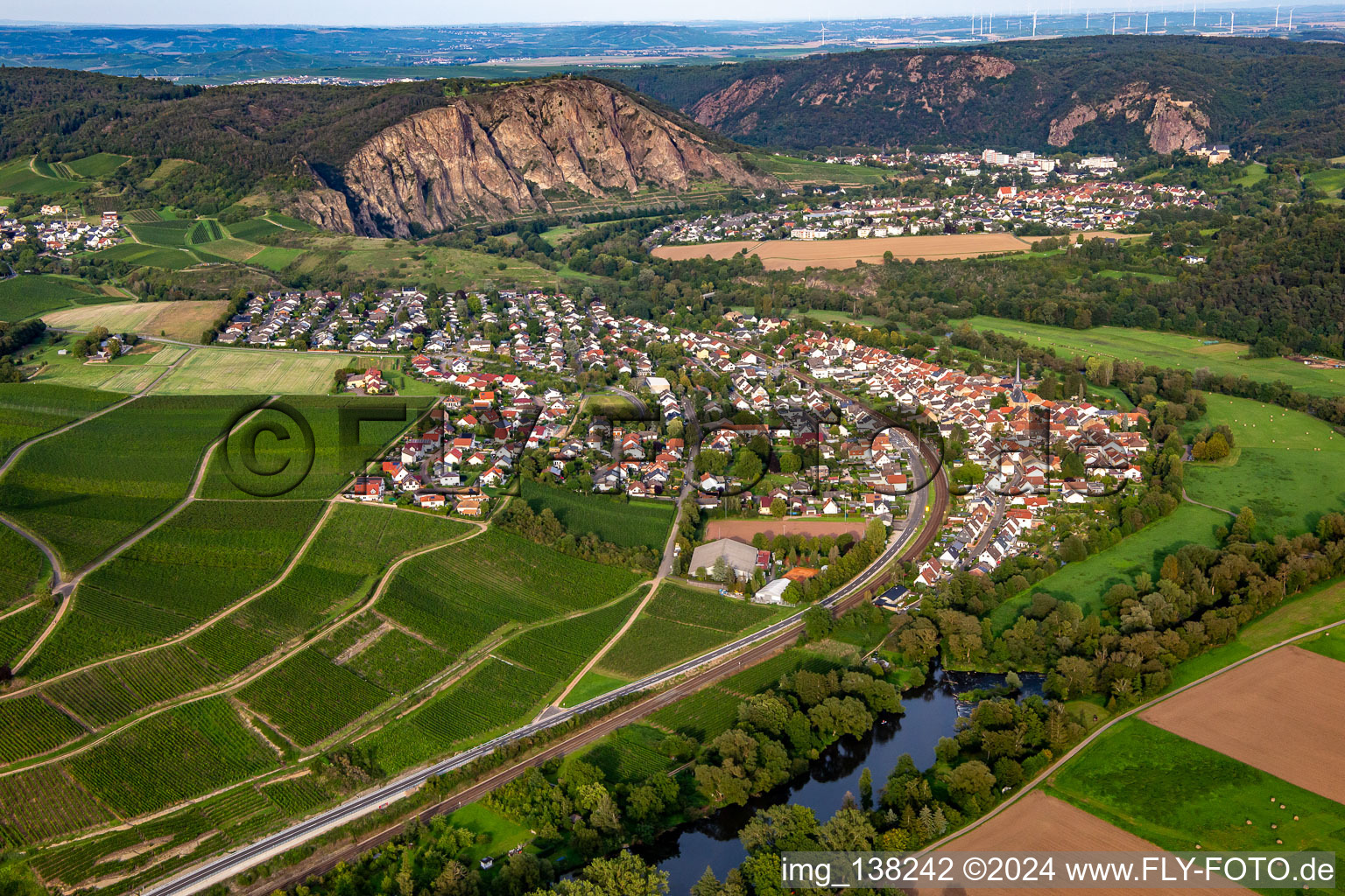 Von Westen in Norheim im Bundesland Rheinland-Pfalz, Deutschland