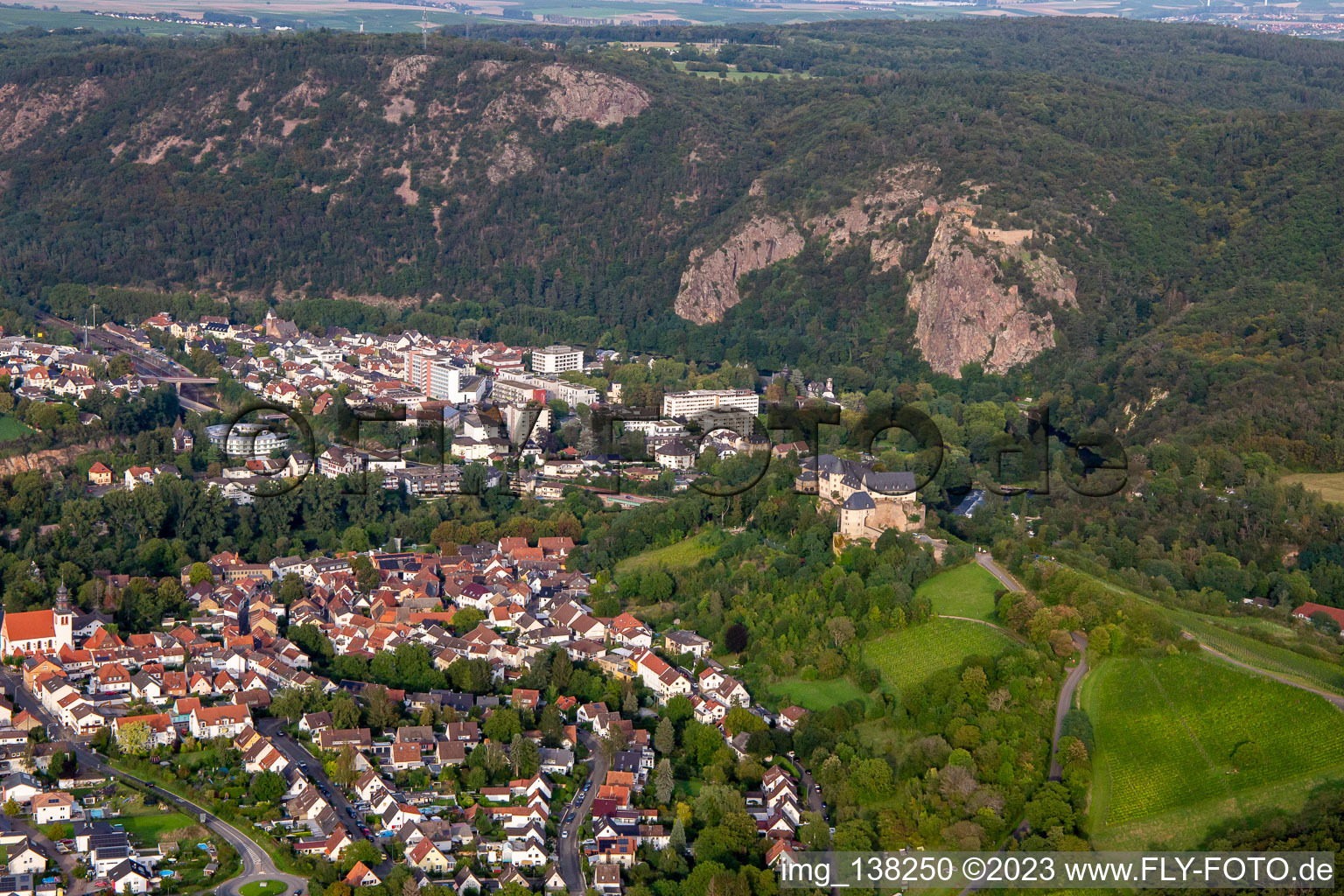 Luftbild von Von Westen im Ortsteil Ebernburg in Bad Kreuznach im Bundesland Rheinland-Pfalz, Deutschland