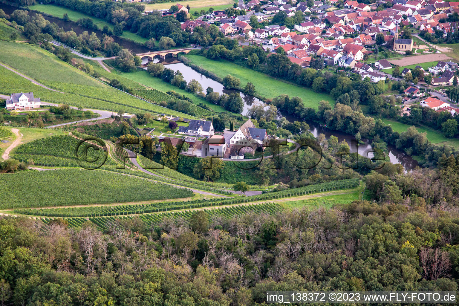 Luftbild von Hotel Gut Hermannsberg und Gutsverwaltung Niederhausen Schlossböckelheim im Bundesland Rheinland-Pfalz, Deutschland