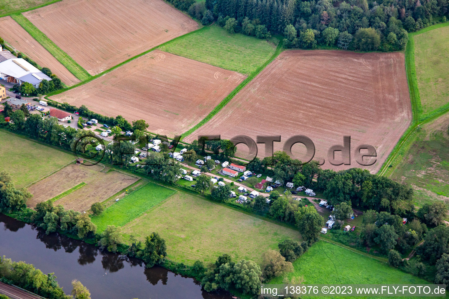 Luftbild von Camping Nahetal in Oberhausen an der Nahe im Bundesland Rheinland-Pfalz, Deutschland