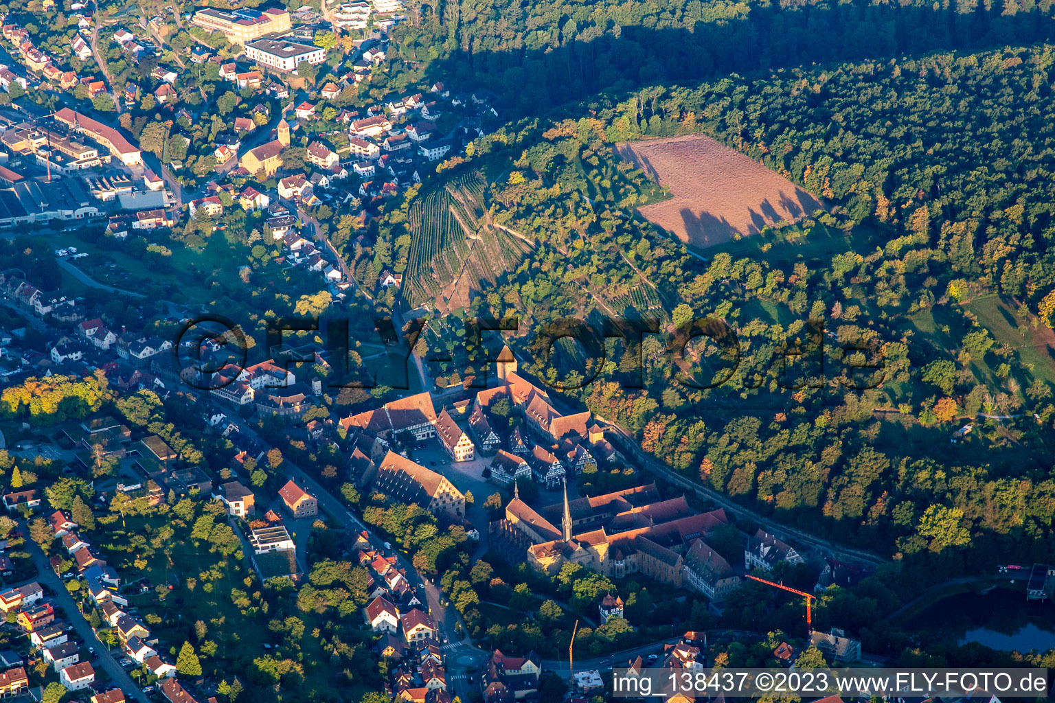 Luftbild von Kloster Maulbronn im Bundesland Baden-Württemberg, Deutschland