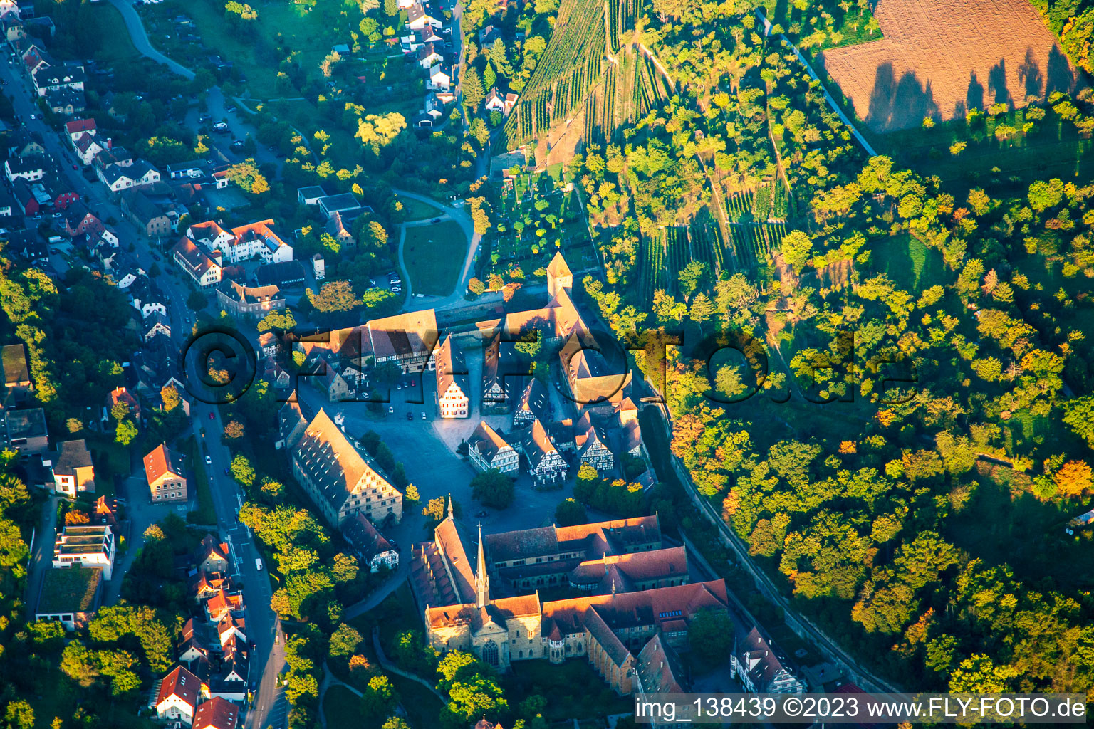 Luftaufnahme von Kloster Maulbronn im Bundesland Baden-Württemberg, Deutschland