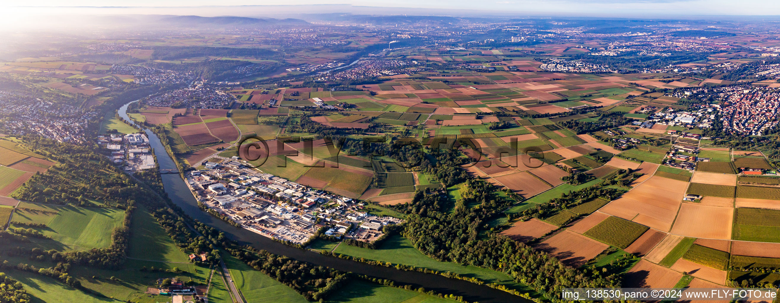 Panorama Remsmündung von Norden im Ortsteil Hochberg in Remseck am Neckar im Bundesland Baden-Württemberg, Deutschland