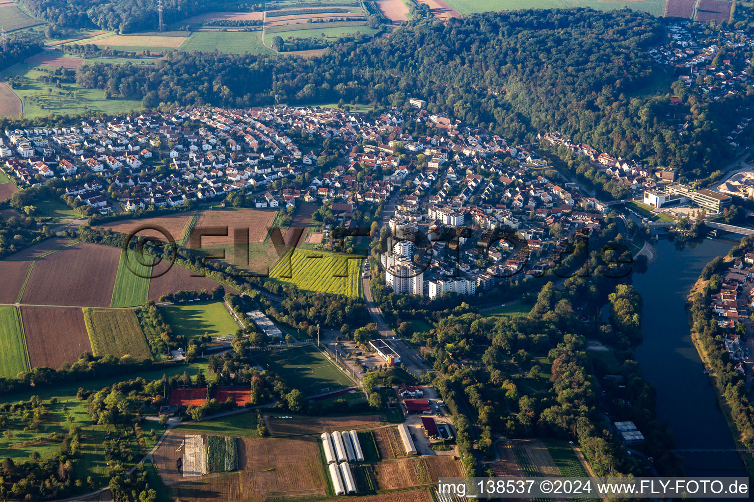 Neckarrems von Norden in Remseck am Neckar im Bundesland Baden-Württemberg, Deutschland