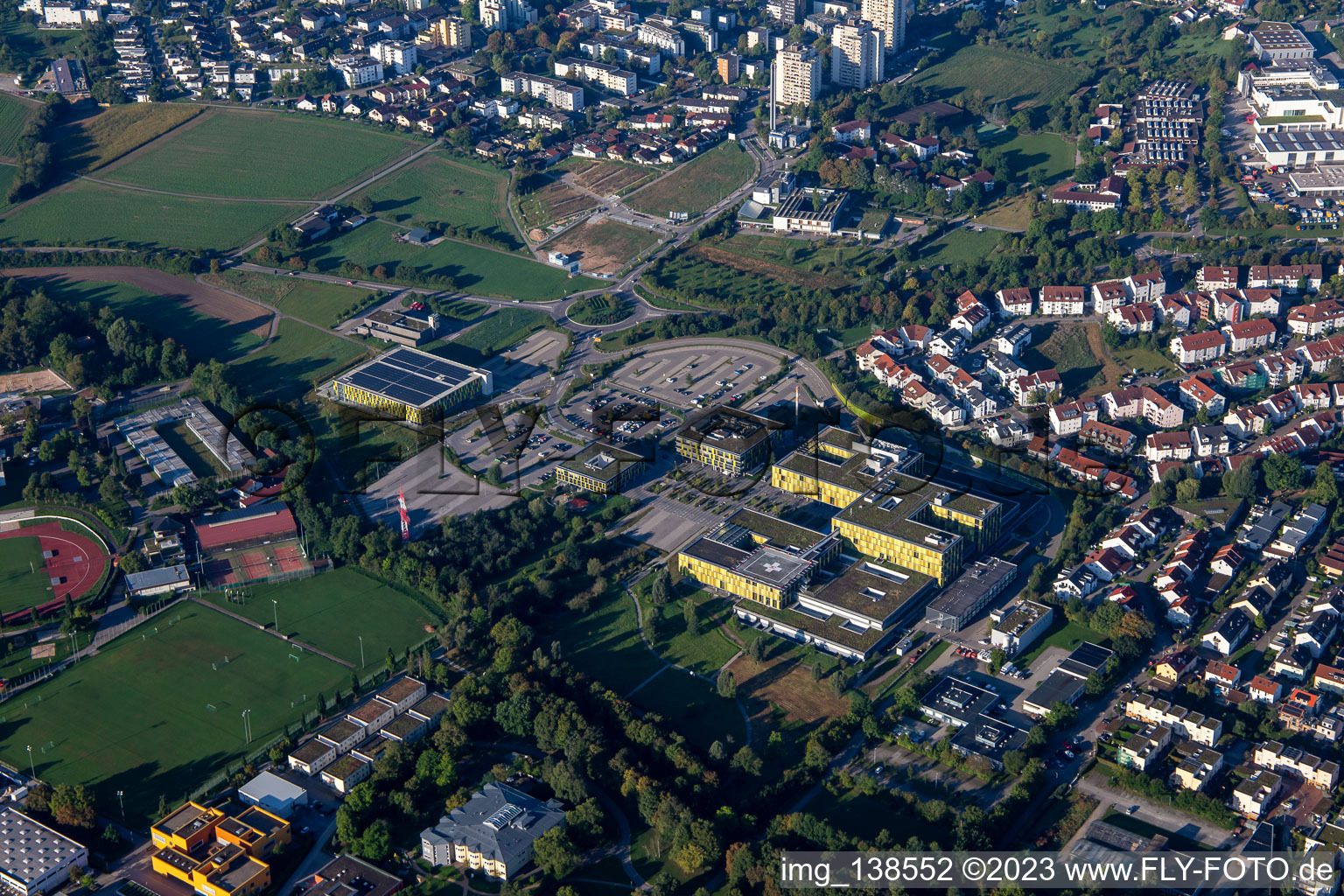 Luftaufnahme von Rems-Murr-Kliniken und  AWO Kinderhaus Zipfelbach in Winnenden im Bundesland Baden-Württemberg, Deutschland