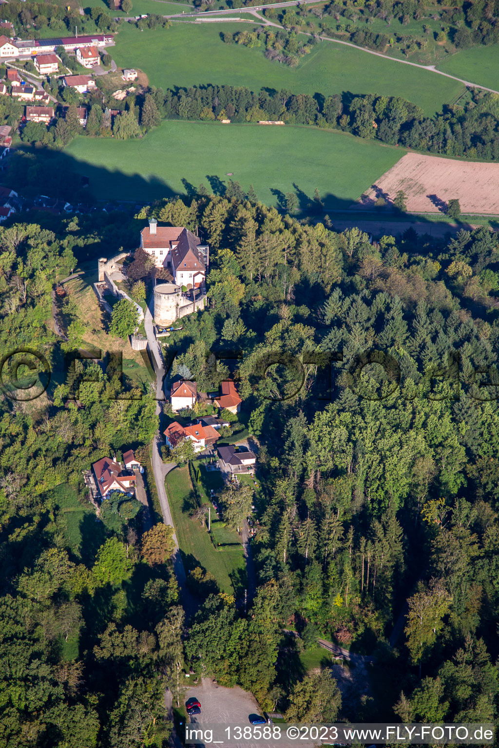 Luftbild von Schloss Ebersberg im Ortsteil Lippoldsweiler in Auenwald im Bundesland Baden-Württemberg, Deutschland
