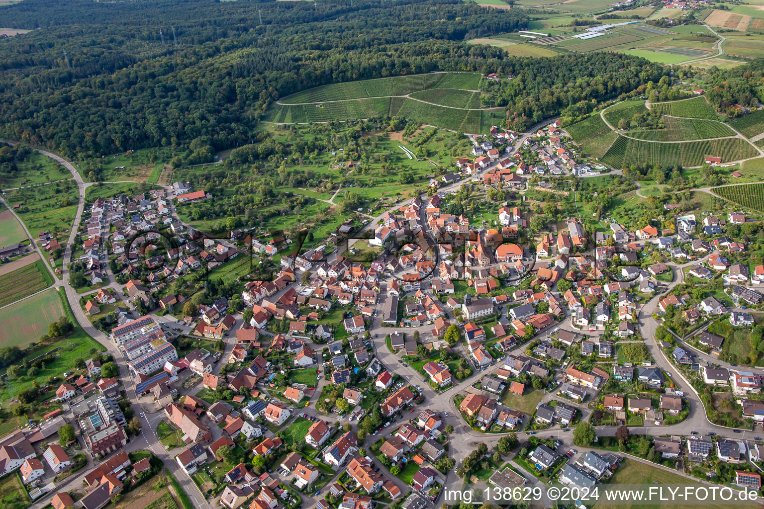 Luftaufnahme von Ortsteil Winzerhausen in Großbottwar im Bundesland Baden-Württemberg, Deutschland