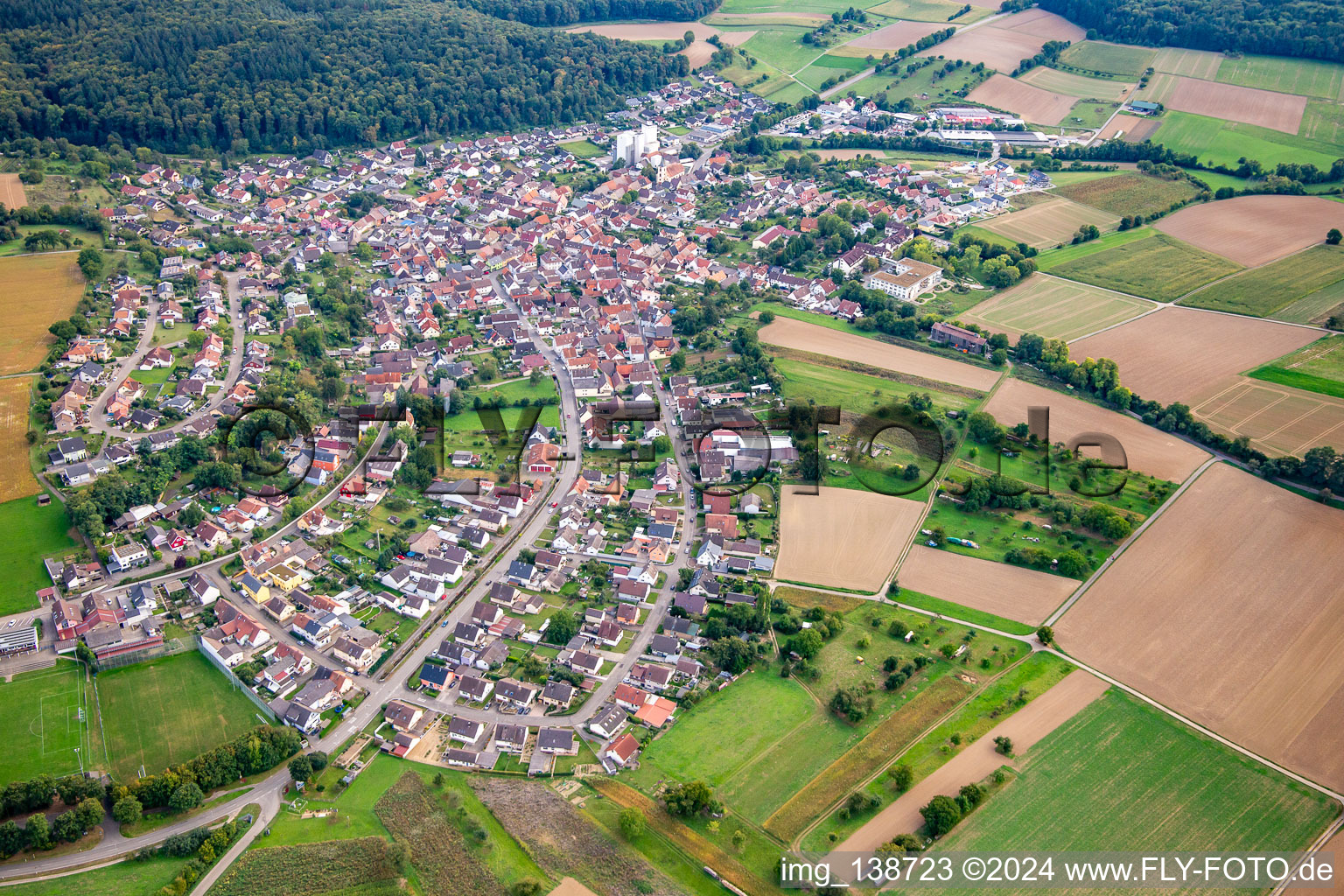 Luftaufnahme von Ortsteil Neibsheim in Bretten im Bundesland Baden-Württemberg, Deutschland