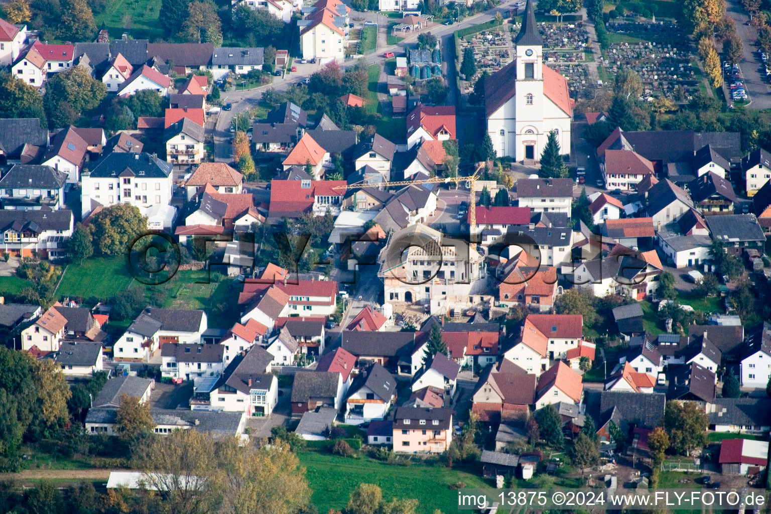 Ortsansicht der Straßen und Häuser der Wohngebiete im Ortsteil Urloffen in Appenweier im Bundesland Baden-Württemberg, Deutschland