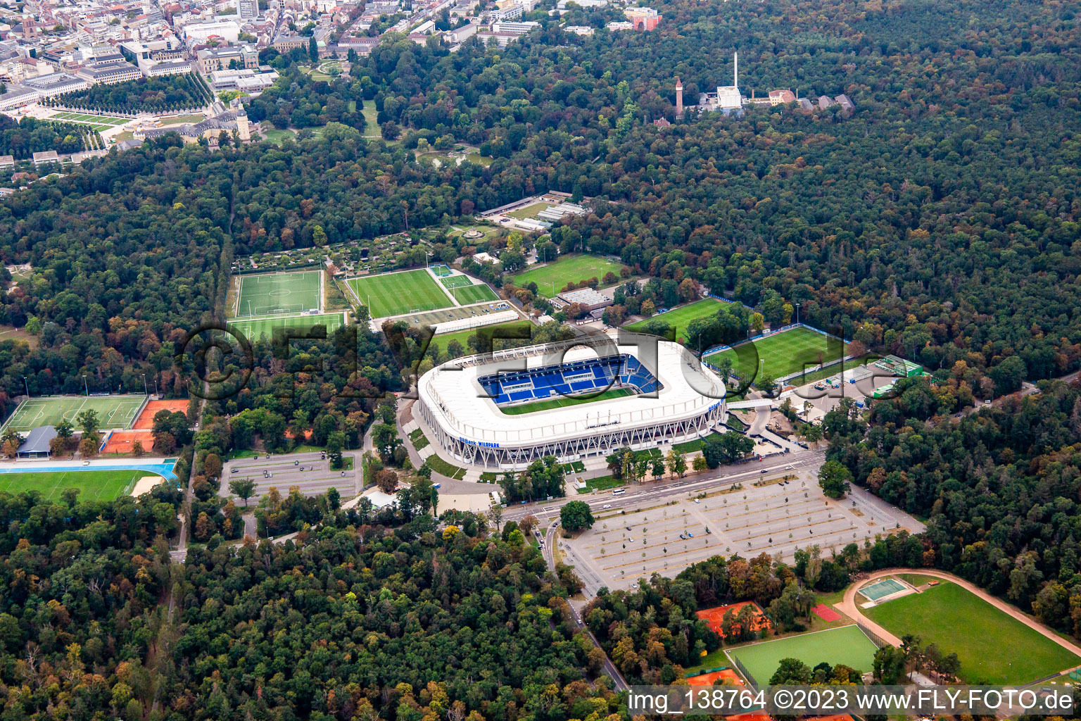 Luftaufnahme von Fertig gestelltes BBBank Stadion Wildpark des  Karlsruher Sport-Club e.V im Ortsteil Innenstadt-Ost im Bundesland Baden-Württemberg, Deutschland