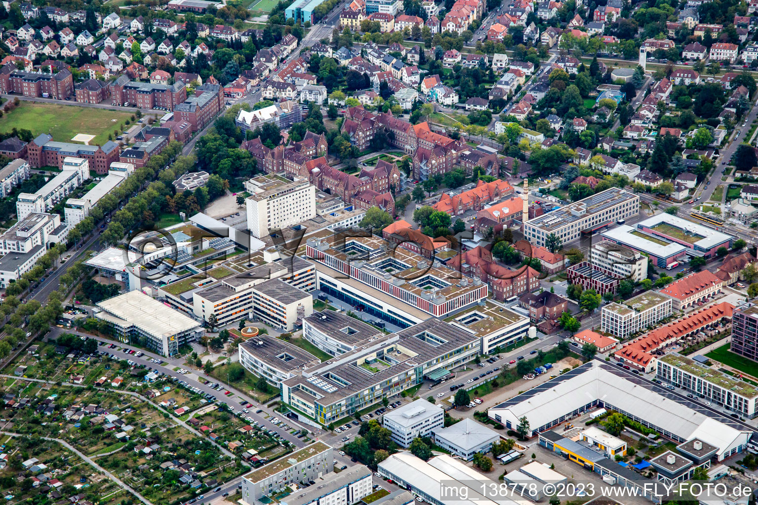 Städtisches Klinikum Karlsruhe im Ortsteil Nordweststadt im Bundesland Baden-Württemberg, Deutschland aus der Luft