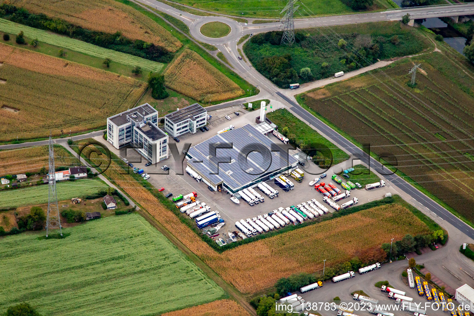Baden-Self-Storage GmbH im Ortsteil Knielingen in Karlsruhe im Bundesland Baden-Württemberg, Deutschland