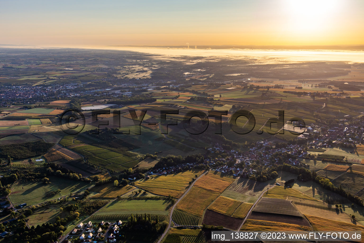 Oberhoffen-lès-Wissembourg im Bundesland Bas-Rhin, Frankreich vom Flugzeug aus