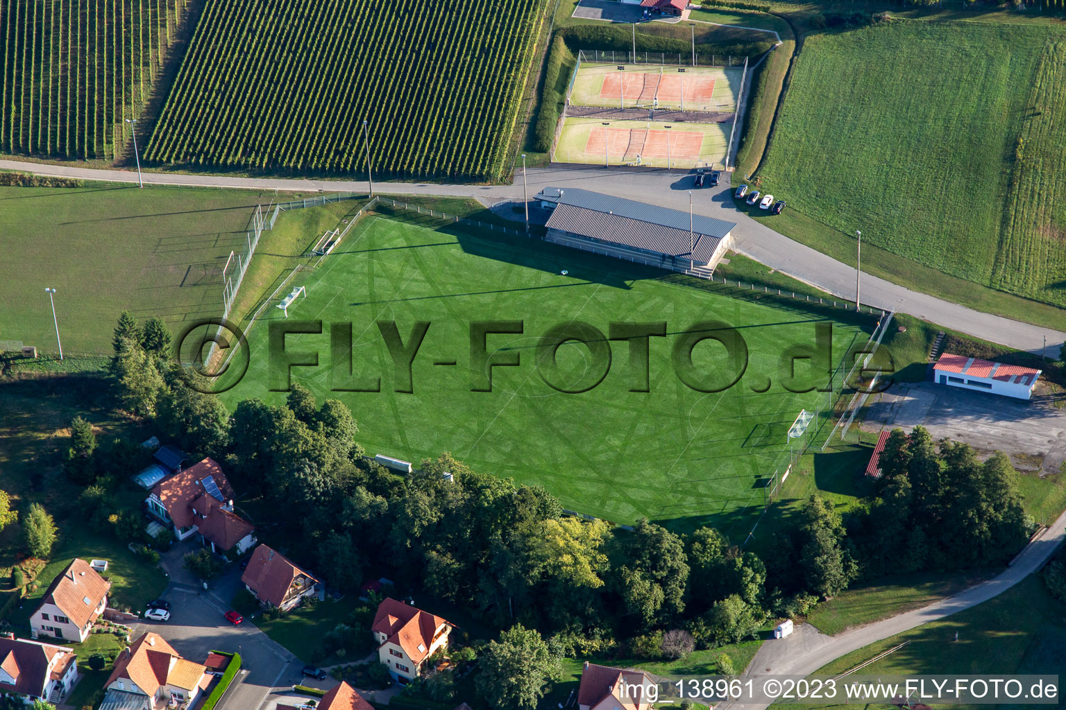 Luftbild von Clubhouse Football Club in Steinseltz im Bundesland Bas-Rhin, Frankreich