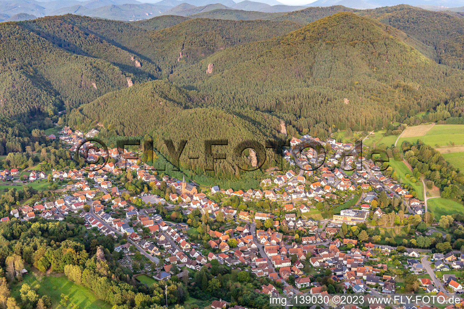 Luftbild von Kletterparadies Wasgau in Erfweiler im Bundesland Rheinland-Pfalz, Deutschland