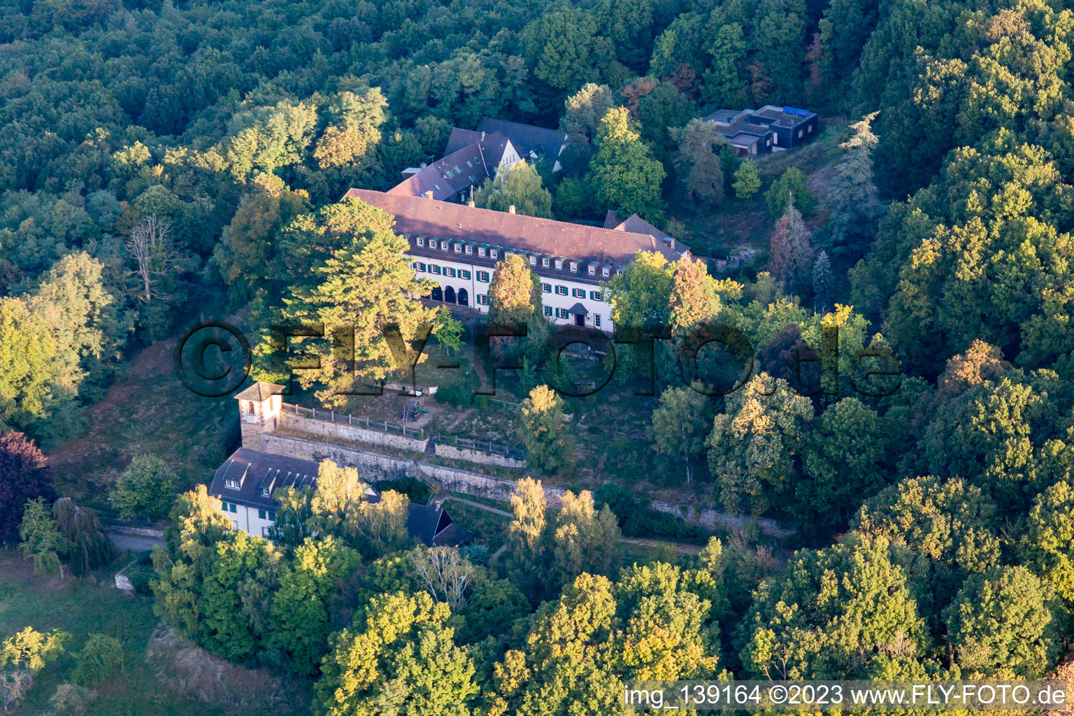 Luftbild von Tagungshaus in Gœrsdorf im Bundesland Bas-Rhin, Frankreich