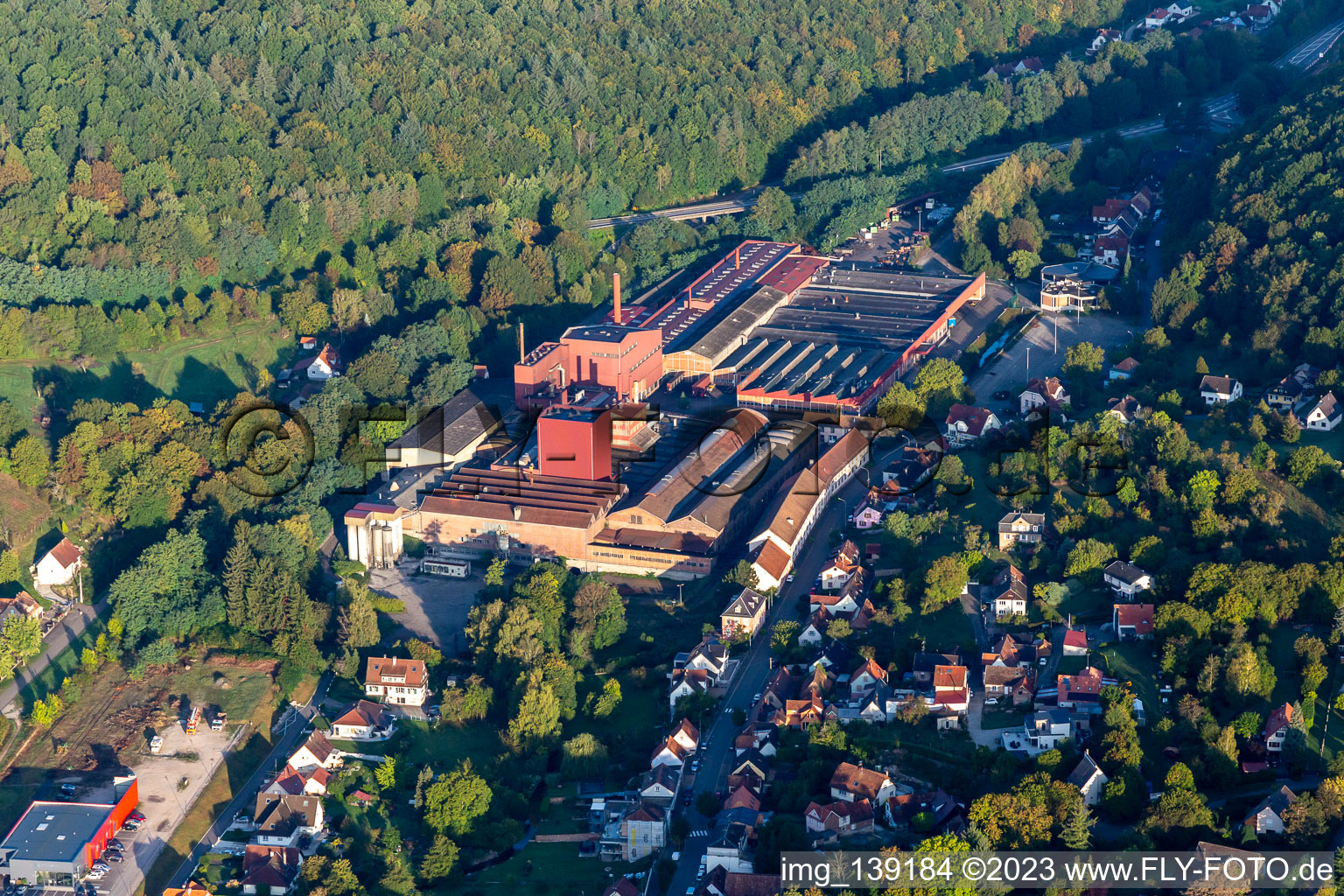 Luftbild von FONDERIE DE NIEDERBRONN in Niederbronn-les-Bains im Bundesland Bas-Rhin, Frankreich