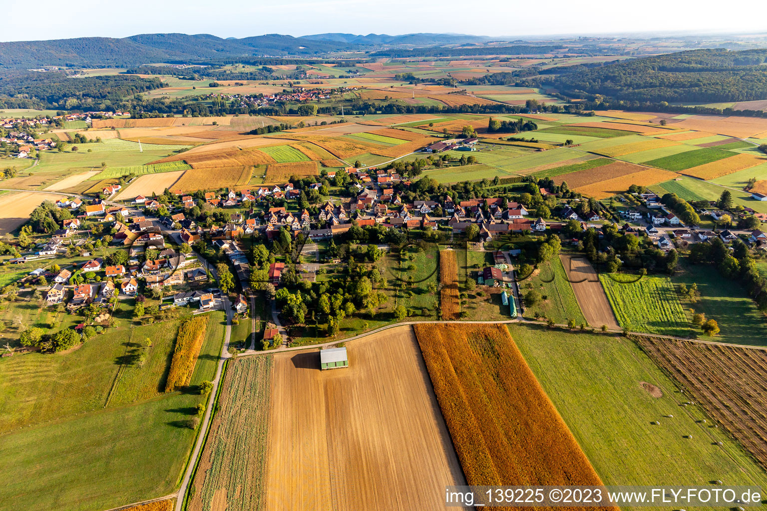 Retschwiller im Bundesland Bas-Rhin, Frankreich von einer Drohne aus