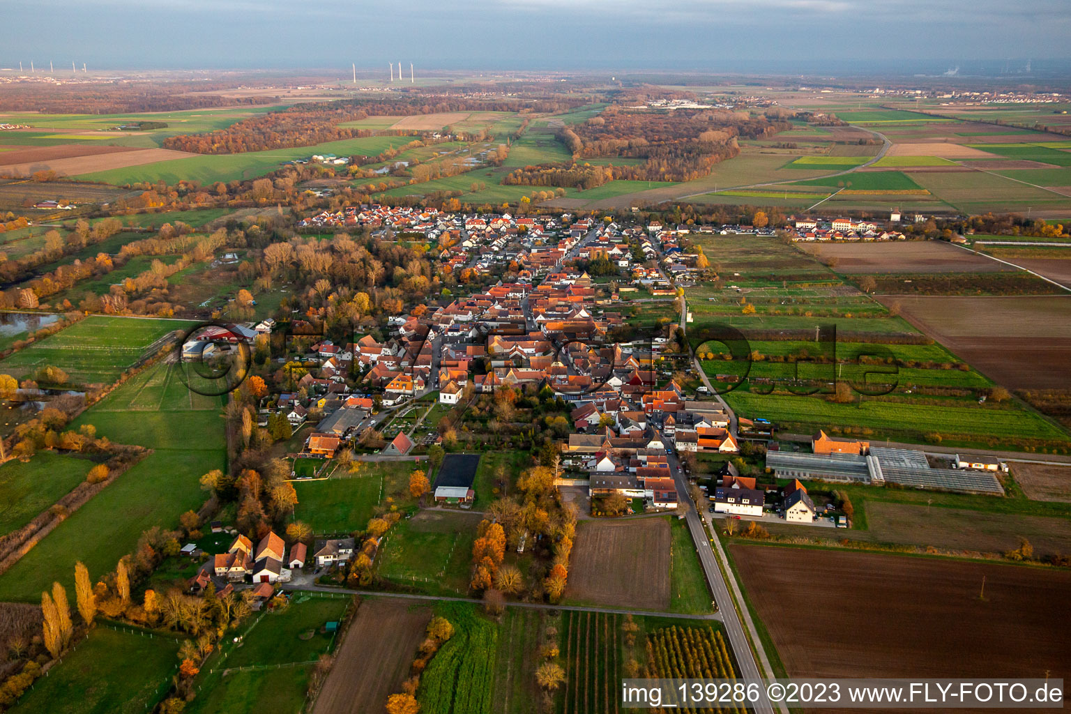 Luftbild von Von Osten in Winden im Bundesland Rheinland-Pfalz, Deutschland