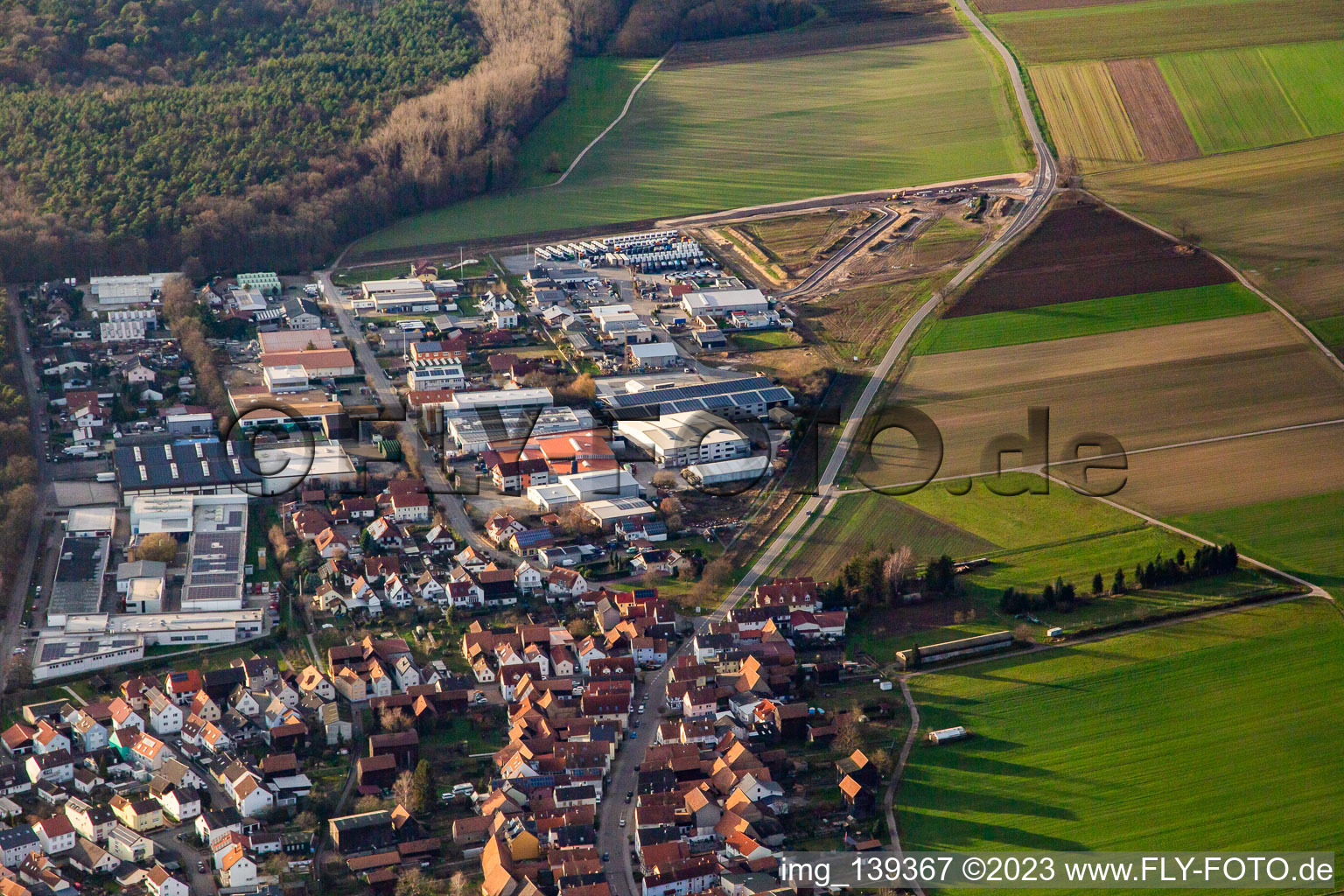 Erweiterungsfläche des Gewerbegebiet Gereutäcker in Hatzenbühl im Bundesland Rheinland-Pfalz, Deutschland
