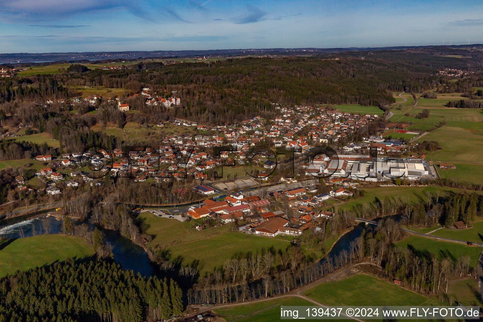 Eurasburg von Süden im Bundesland Bayern, Deutschland