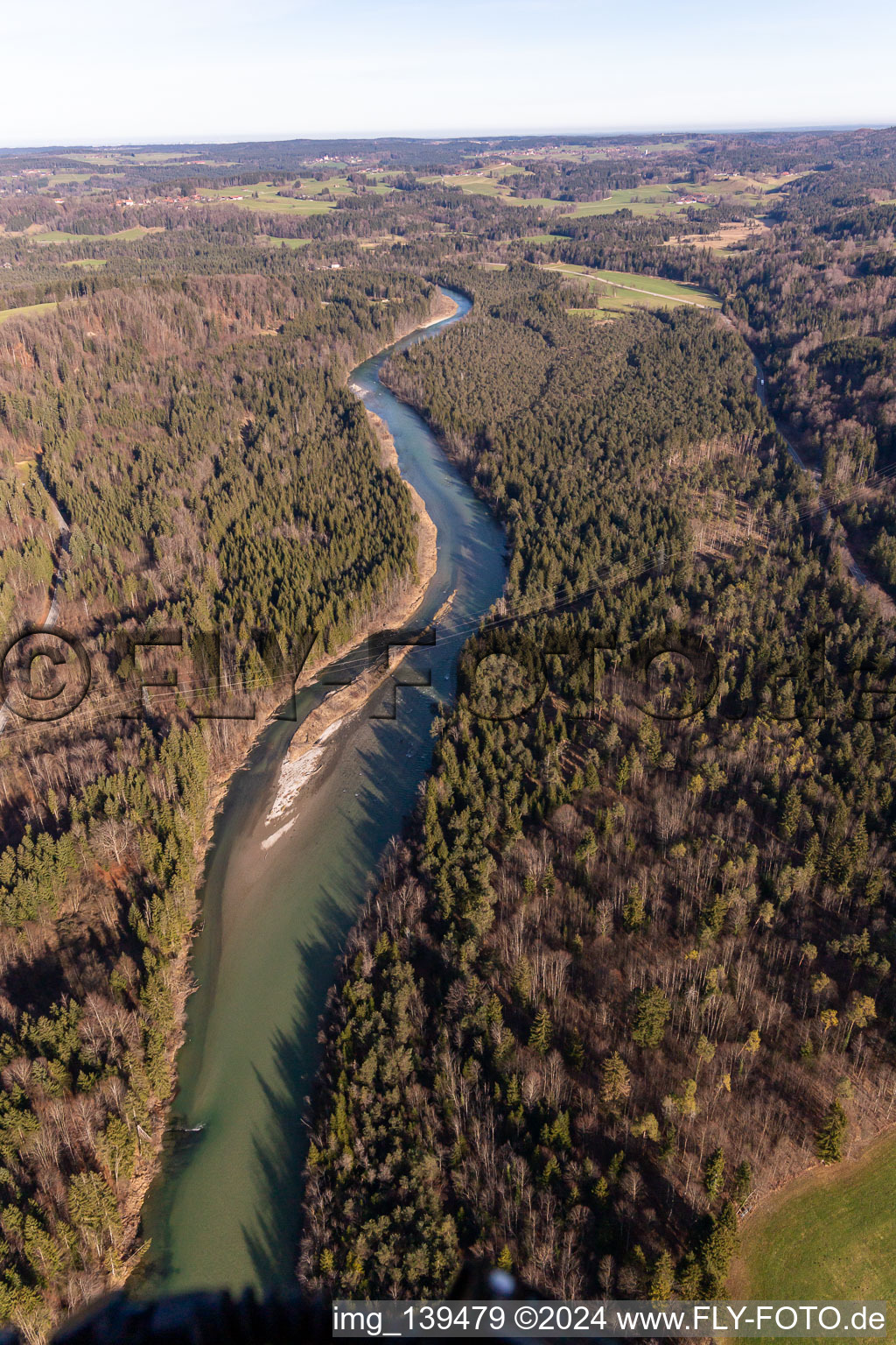 Oberlauf der Isar im Ortsteil Kirchbichl in Bad Tölz im Bundesland Bayern, Deutschland