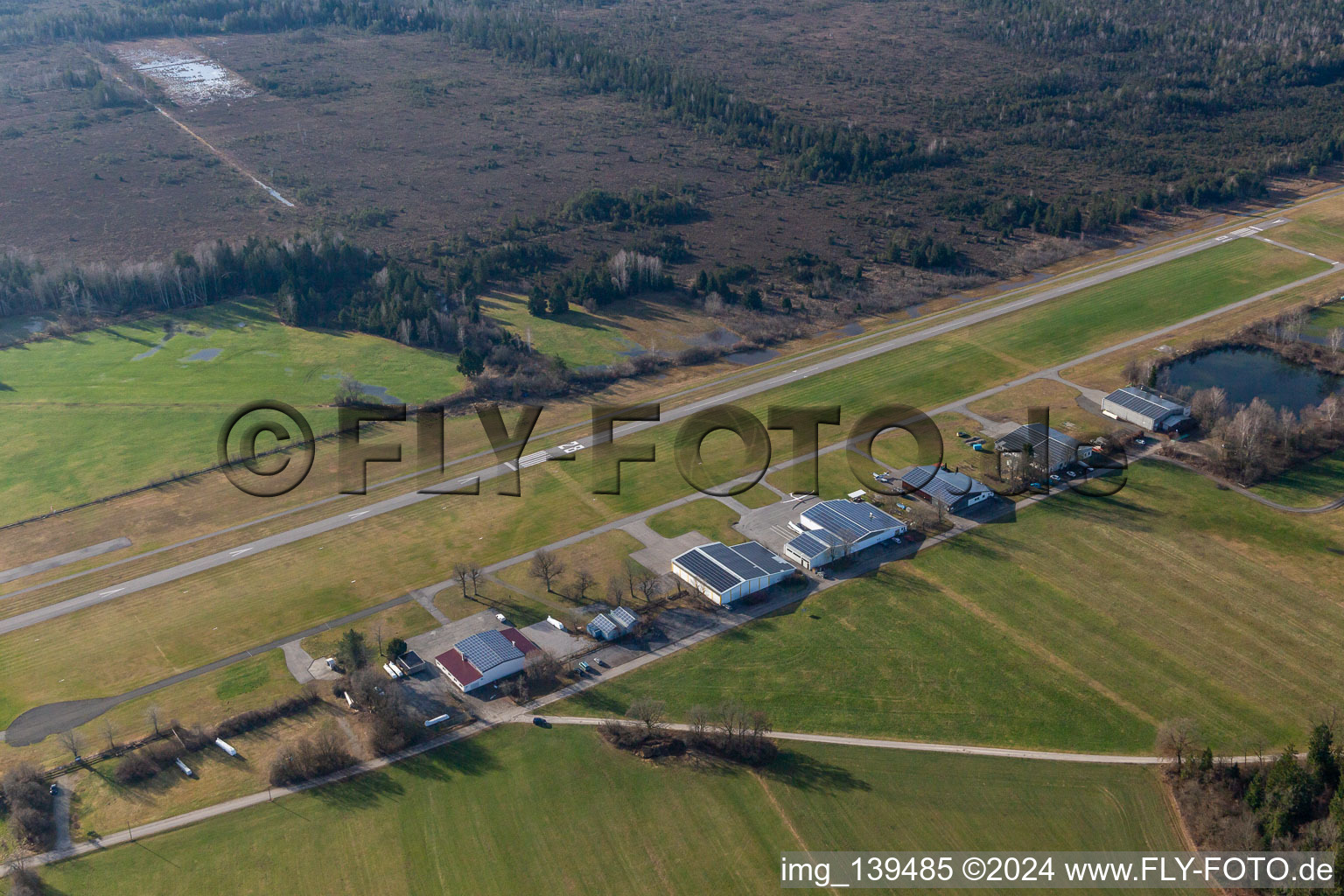 Segelflugplatz Königsdorf im Ortsteil Wiesen im Bundesland Bayern, Deutschland von oben