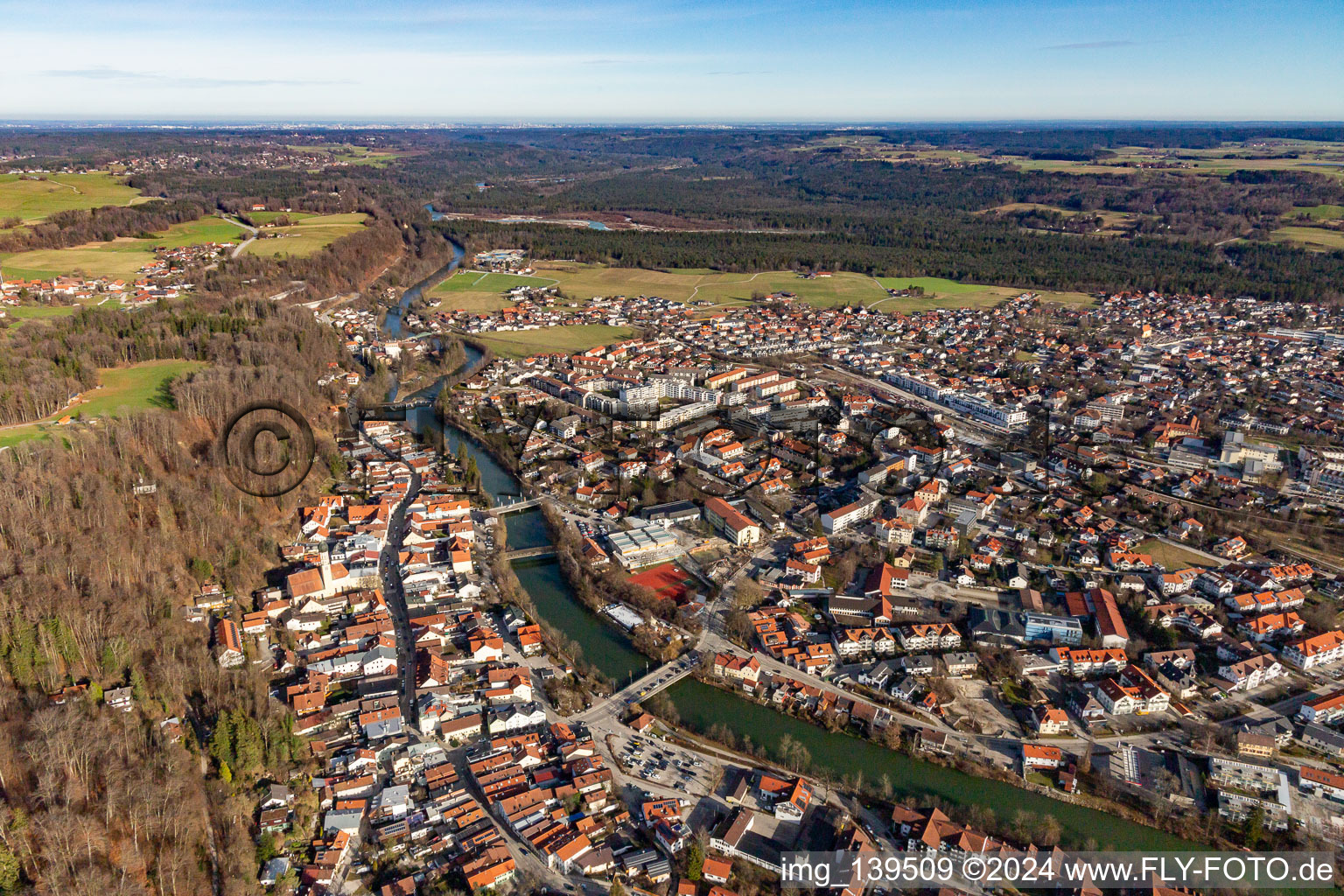 Wolfratshausen von Süden im Bundesland Bayern, Deutschland