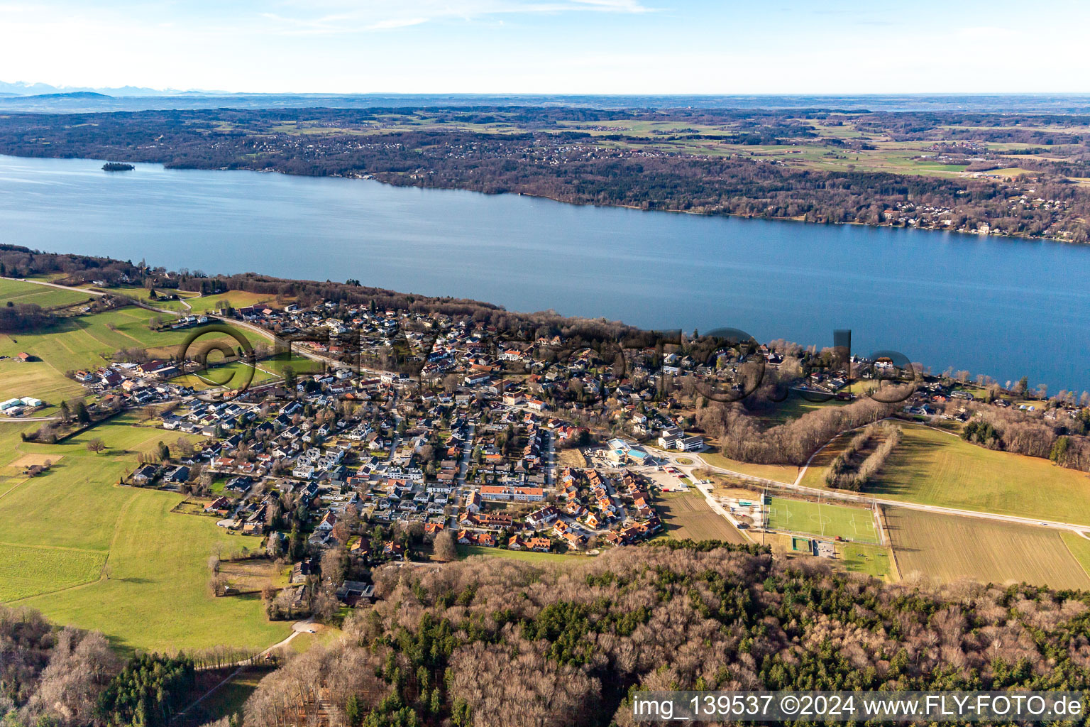 Von Nordosten in Berg im Bundesland Bayern, Deutschland