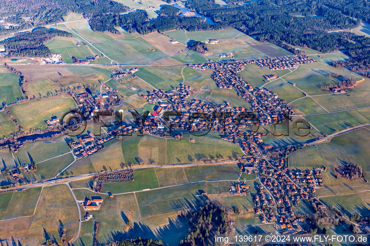 Luftbild von Reichersbeuern im Bundesland Bayern, Deutschland